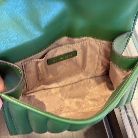 Michael Kors Whitney Medium Flap Chain Shoulder Bag
Fern Green
NWT - Picture 4 of 16